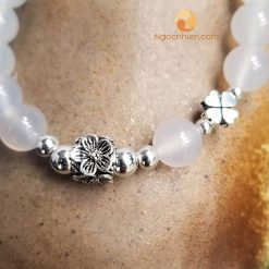 Vòng Tay Đá Mã Não Trắng 8 ly mix charm bạc 925 Hoa, Cỏ 4 Lá