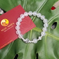 Vòng Đá Mã Não Trắng 8 ly mix charm bạc 925 Hoa, Cỏ 4 Lá - vòng tay phong thủy ngọc nhiên