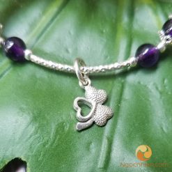 Vòng Đá Thạch Anh Tím Đậm 6 ly mix charm bạc Cỏ 3 lá